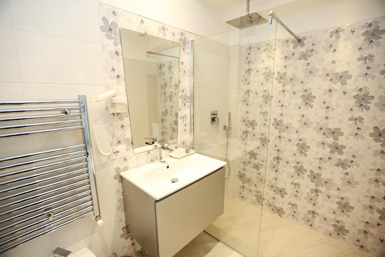 B&B Valentina Sorrento Bagian luar foto