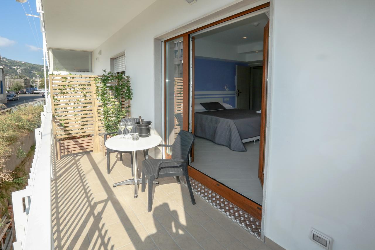 B&B Valentina Sorrento Bagian luar foto