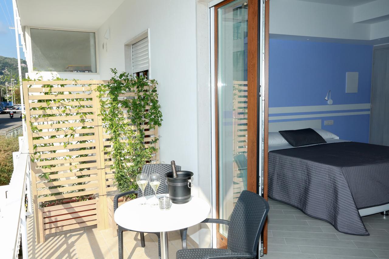B&B Valentina Sorrento Bagian luar foto