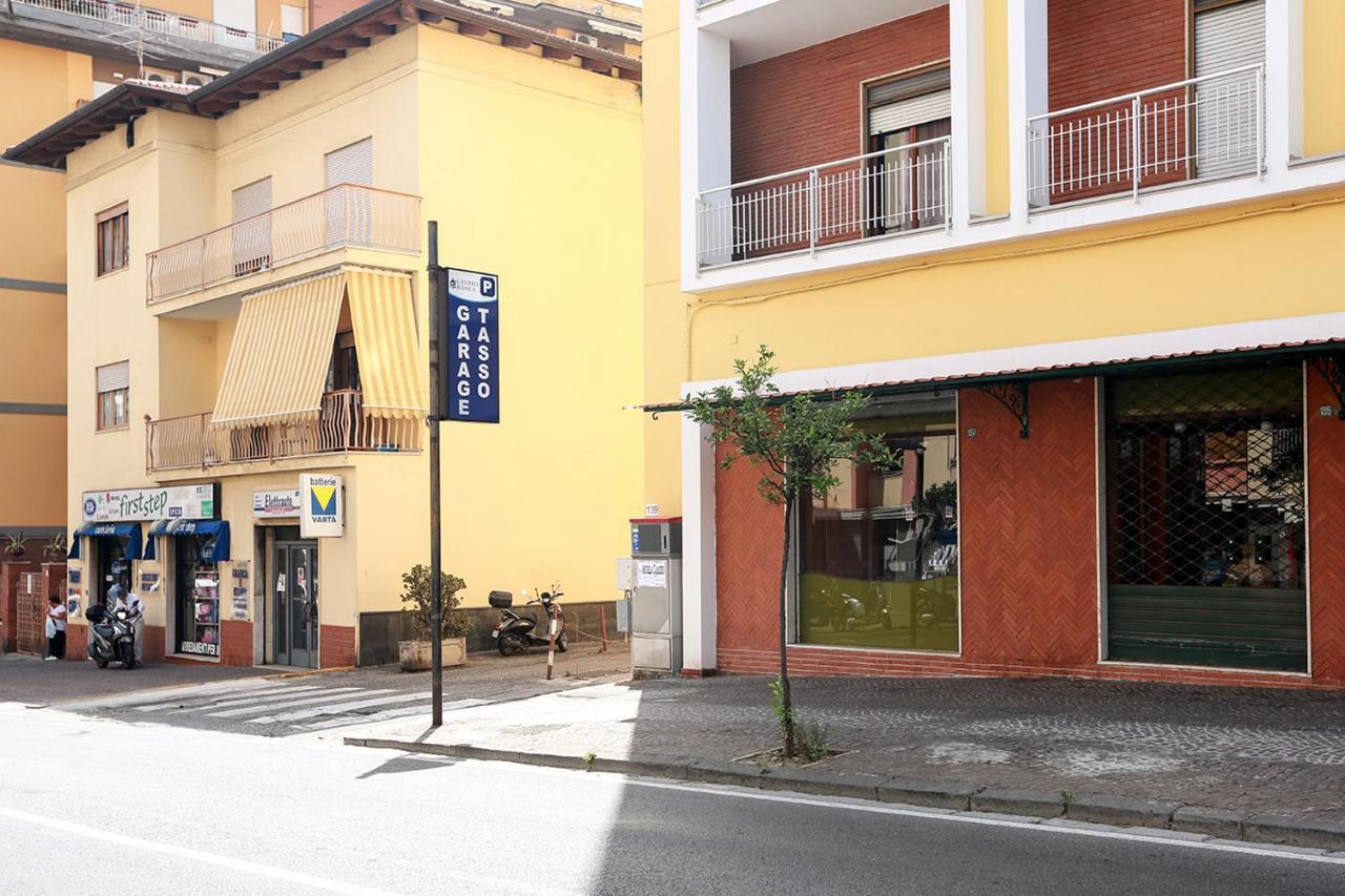 B&B Valentina Sorrento Bagian luar foto